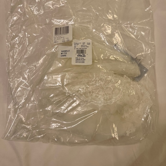 Oleg Cassini brand new wedding veil and headpiece. - Picture 7 of 7